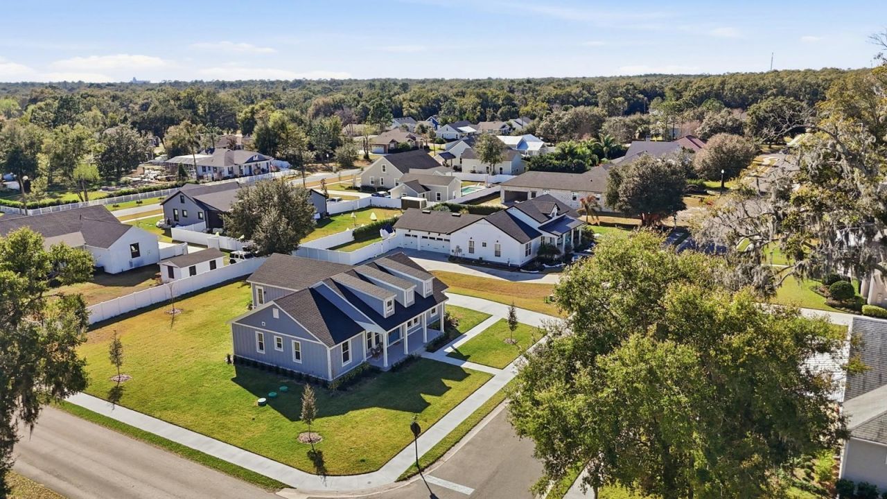 311 W Delaware Avenue, Lake Helen, FL 32744 Photo