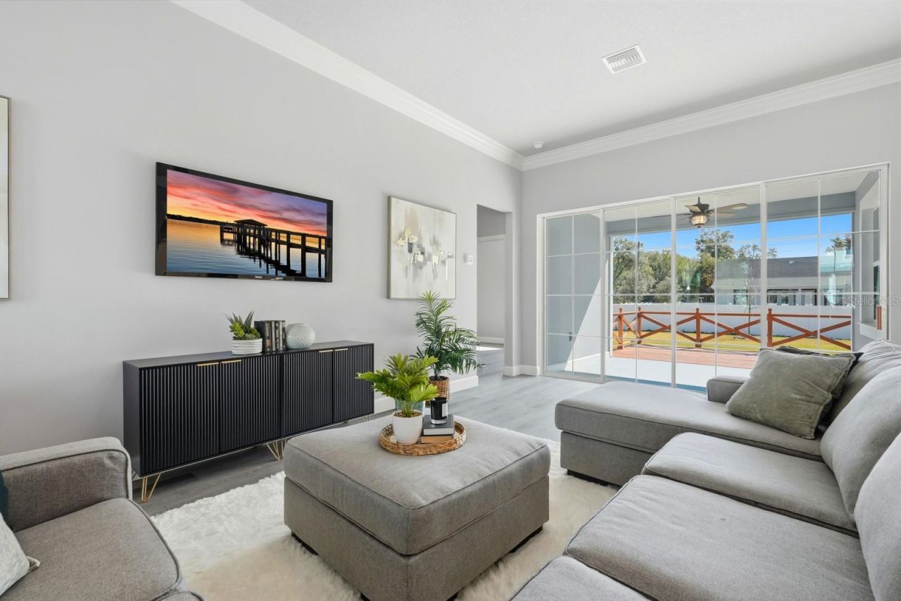 311 W Delaware Avenue, Lake Helen, FL 32744 Photo