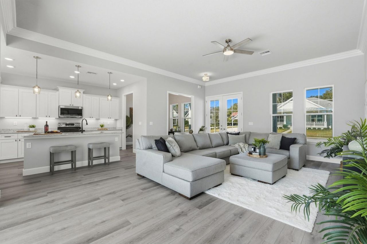 311 W Delaware Avenue, Lake Helen, FL 32744 Photo