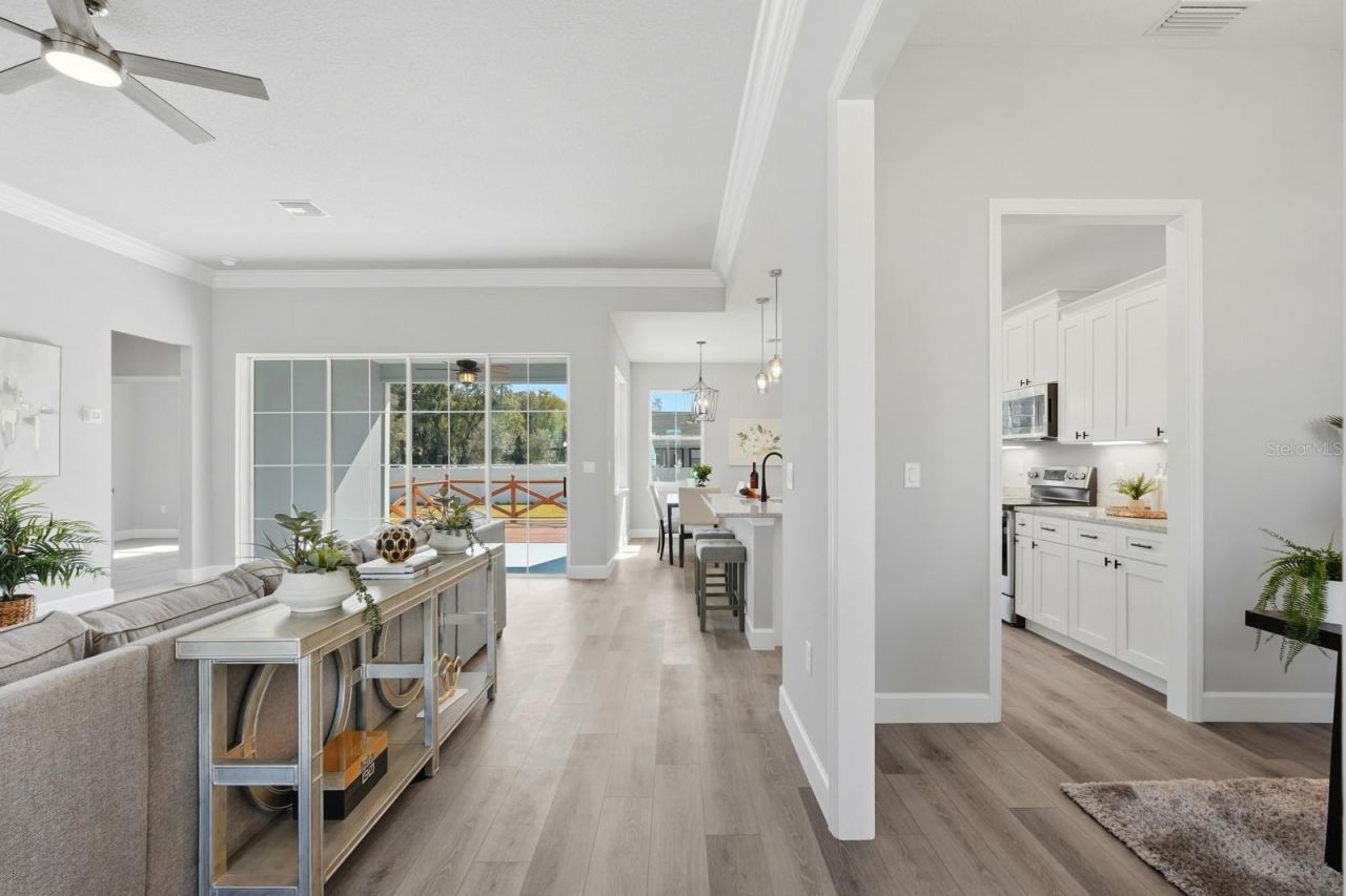 311 W Delaware Avenue, Lake Helen, FL 32744 Photo