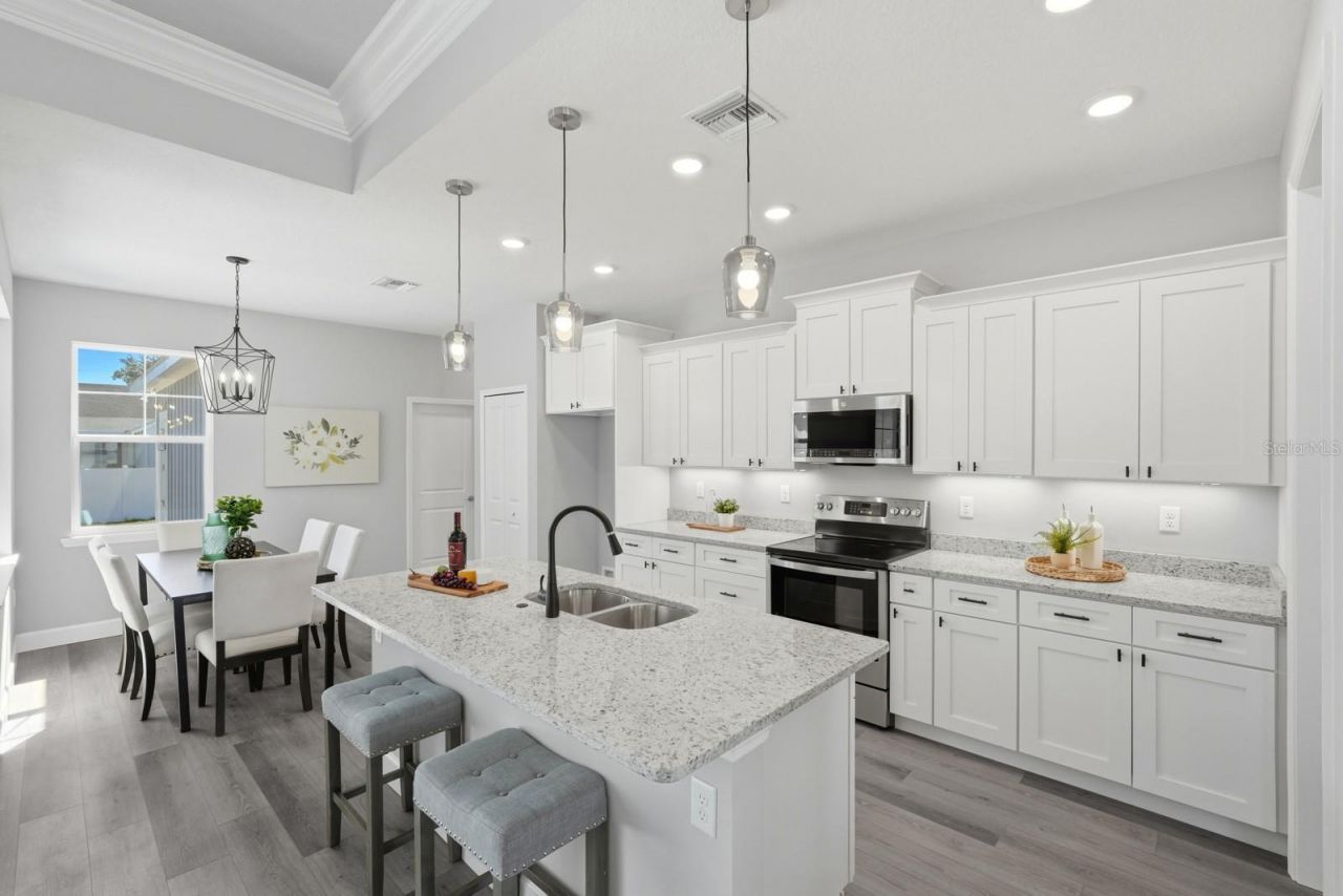 311 W Delaware Avenue, Lake Helen, FL 32744 Photo