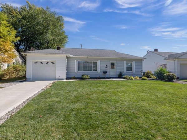 6775 Oakwood Road, Parma Heights, OH 44130