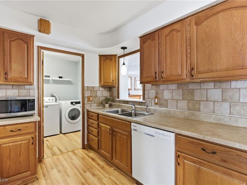 6775 Oakwood Road, Parma Heights, OH 44130 Photo 12