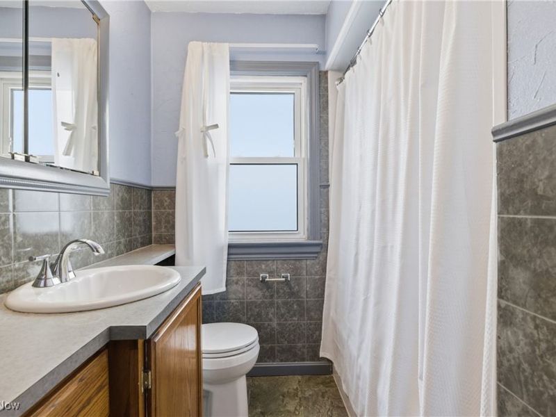 6775 Oakwood Road, Parma Heights, OH 44130 Photo 20