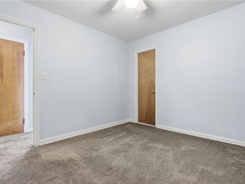 6775 Oakwood Road, Parma Heights, OH 44130 Photo 21