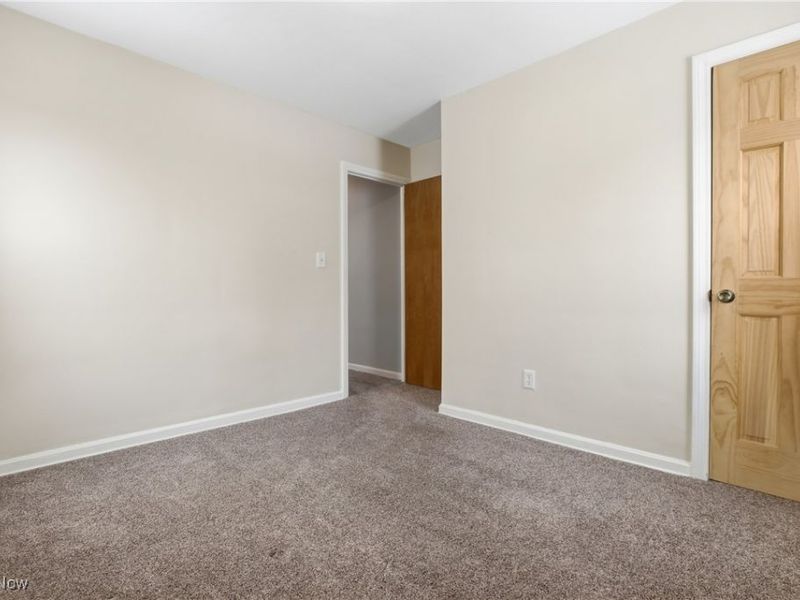 6775 Oakwood Road, Parma Heights, OH 44130 Photo 25