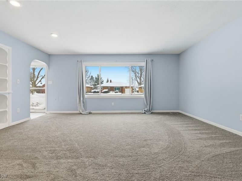 6775 Oakwood Road, Parma Heights, OH 44130 Photo 6