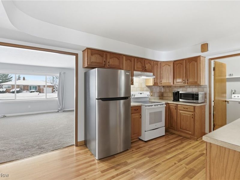 6775 Oakwood Road, Parma Heights, OH 44130 Photo 9