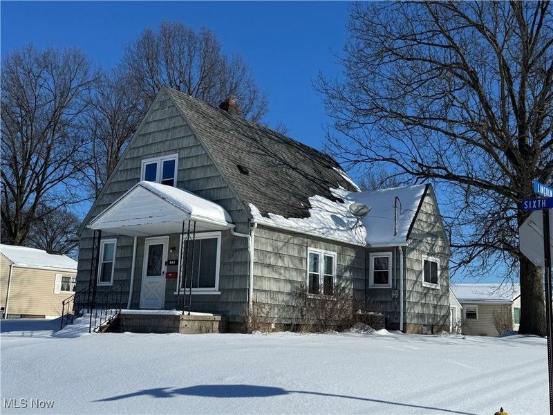 341 6th Street NE, Barberton, OH 44203 Photo 1