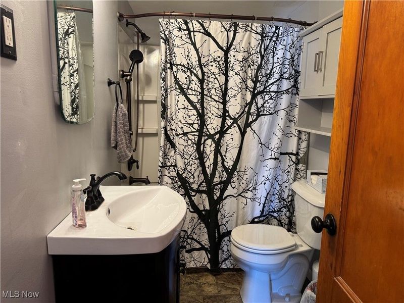 341 6th Street NE, Barberton, OH 44203 Photo 18