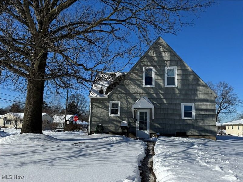 341 6th Street NE, Barberton, OH 44203 Photo 5