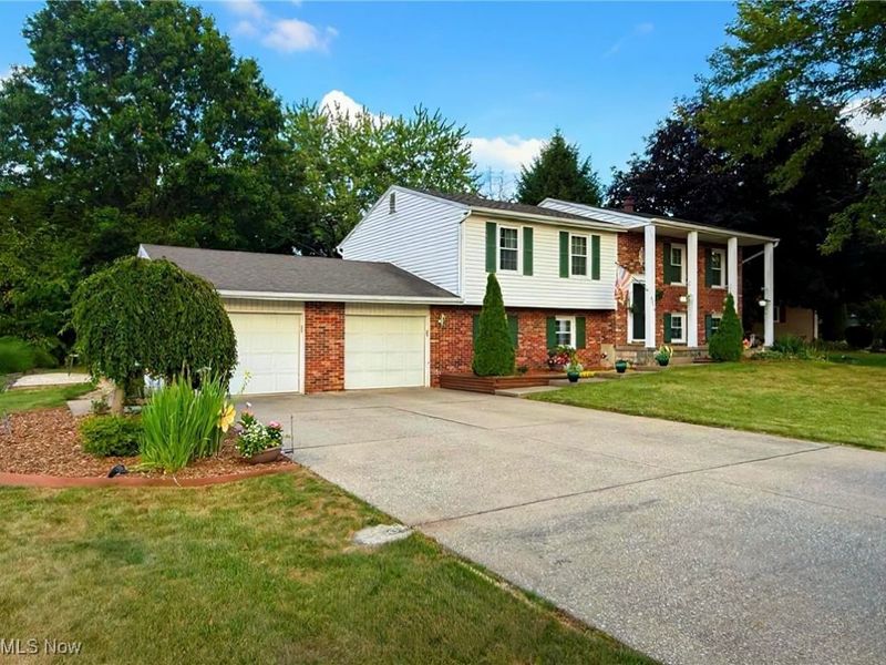 8079 Windward Trace Circle NW, Massillon, OH 44646 Photo 2