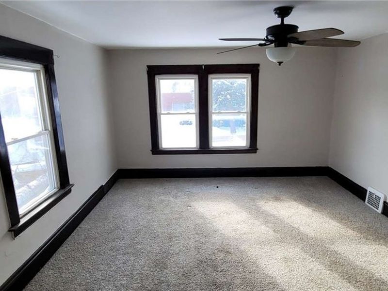 11704 Matherson Avenue, Cleveland, OH 44135 Photo 9