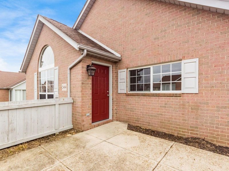 2464 Meadow Glade Drive, Hilliard, OH 43026 Photo 2