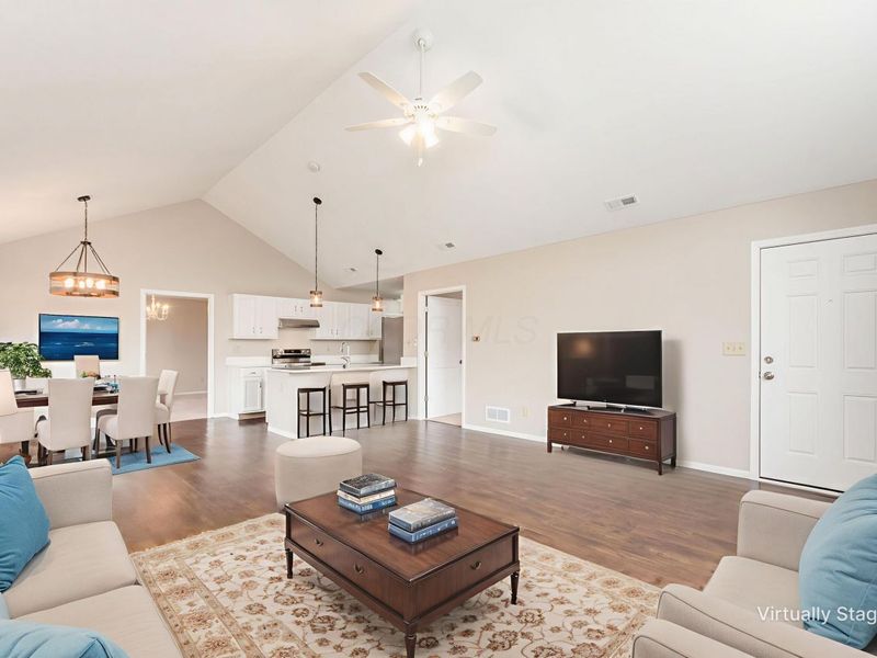 2464 Meadow Glade Drive, Hilliard, OH 43026 Photo 3