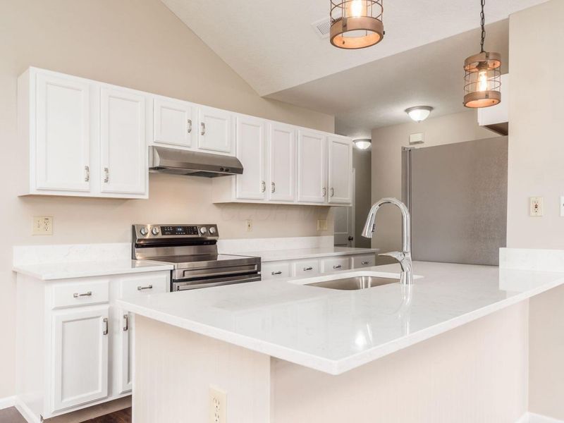 2464 Meadow Glade Drive, Hilliard, OH 43026 Photo 7