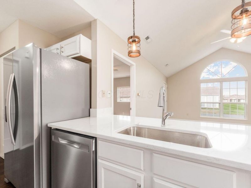 2464 Meadow Glade Drive, Hilliard, OH 43026 Photo 9