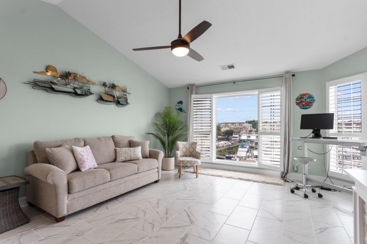 4633 Lightkeepers Way Photo 11