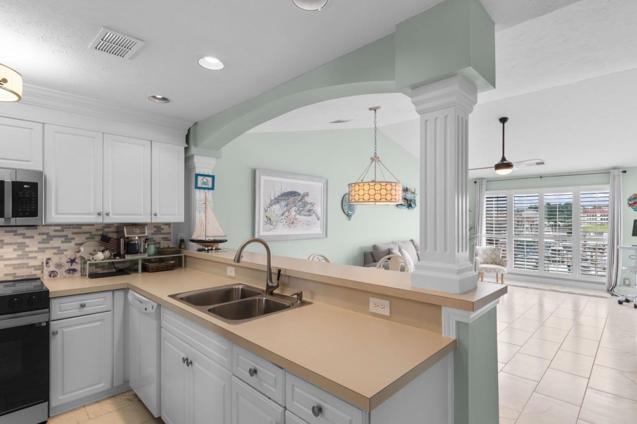 4633 Lightkeepers Way Photo 4