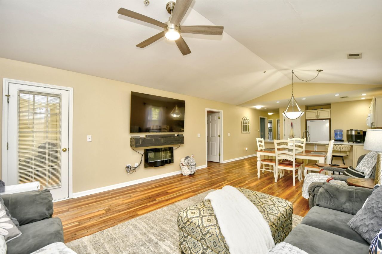 1278 River Oaks Dr. Photo 10