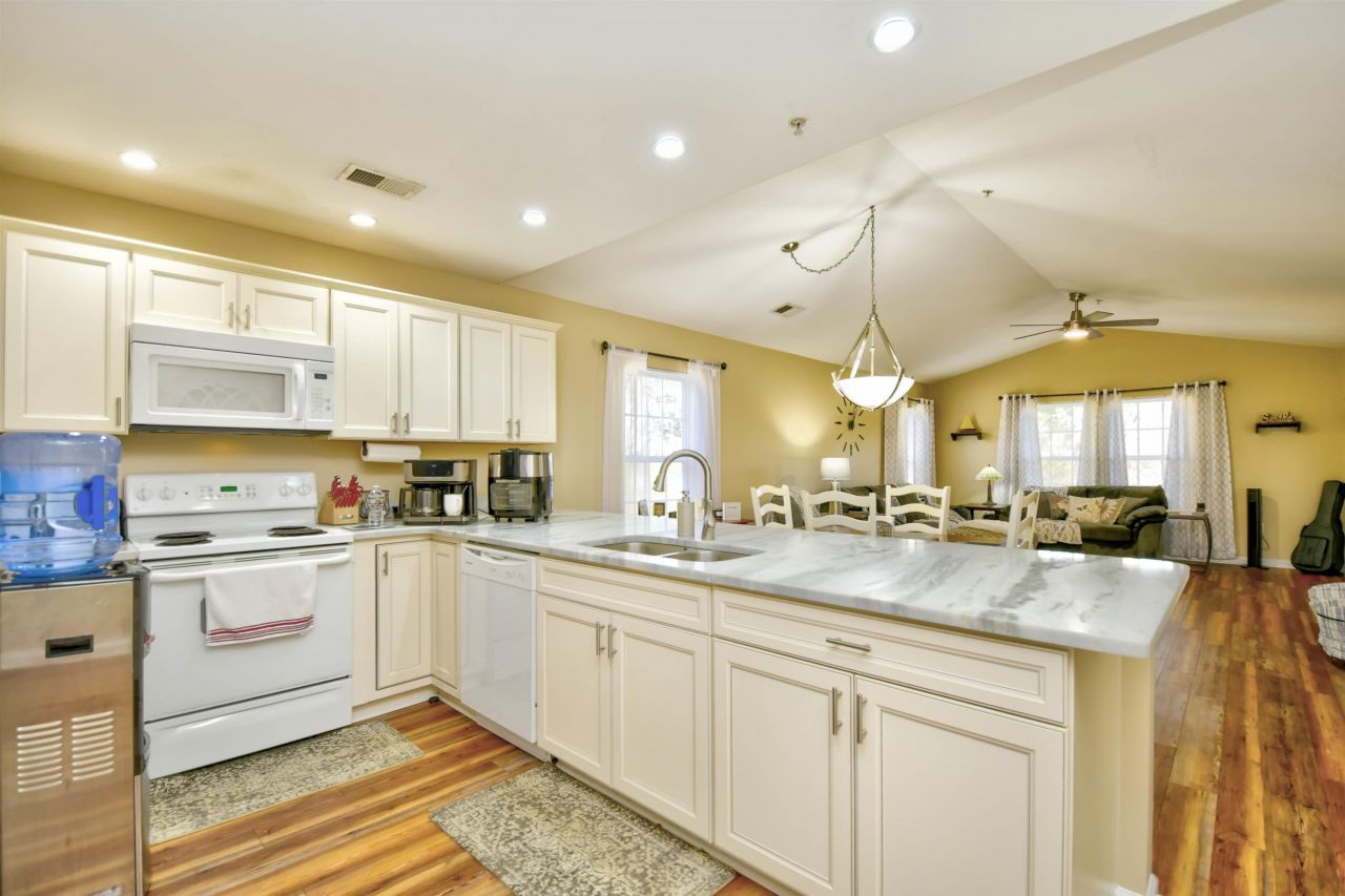 1278 River Oaks Dr. Photo 14