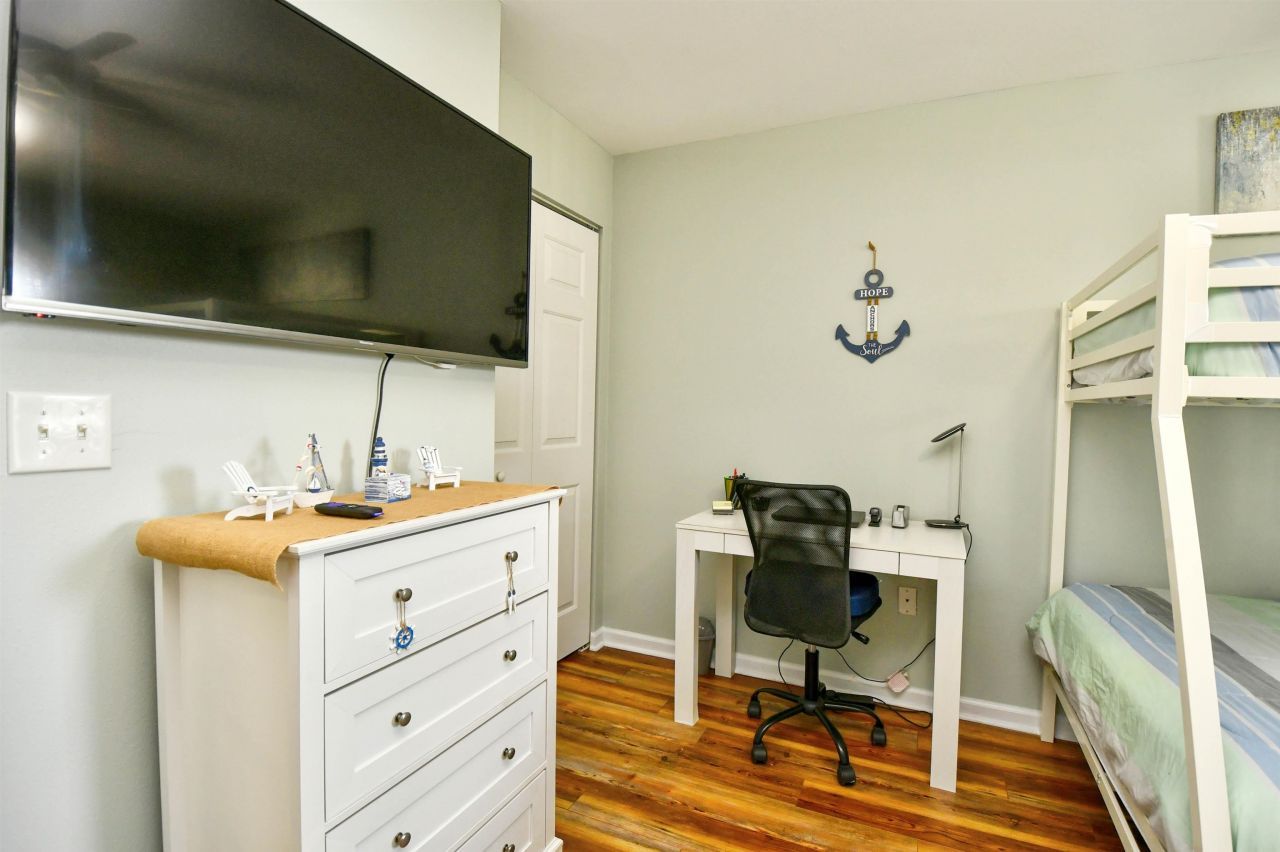 1278 River Oaks Dr. Photo 24