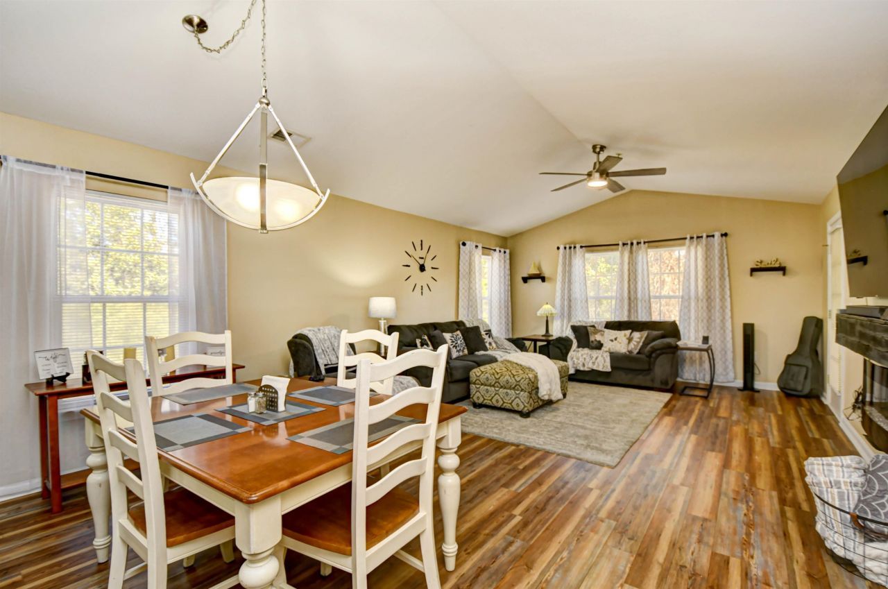 1278 River Oaks Dr. Photo 6