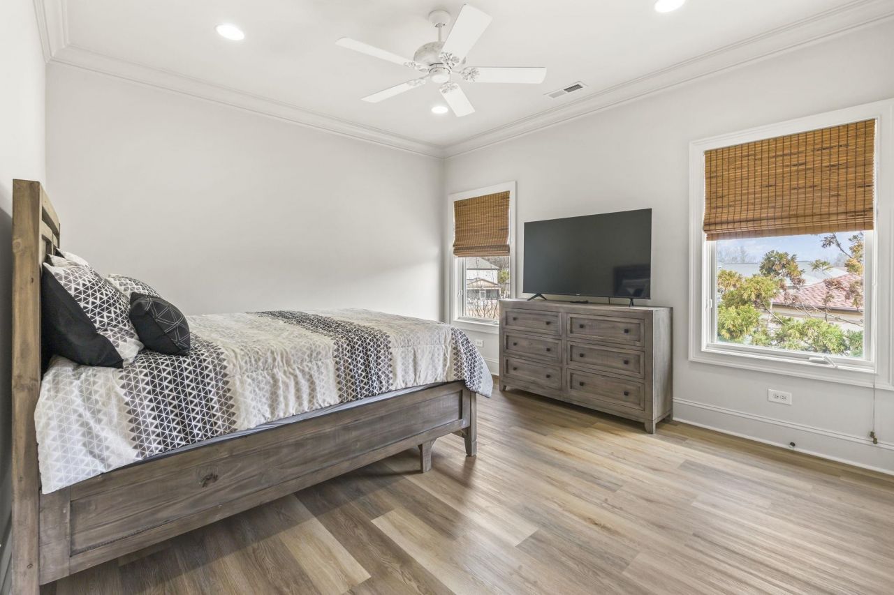 6017 Fish Hawk Ct. Photo 22