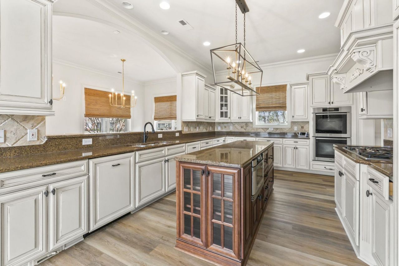 6017 Fish Hawk Ct. Photo 4