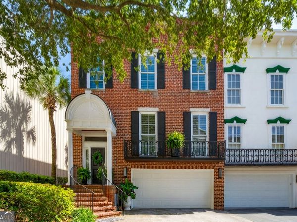 42 Chaucer Street, Savannah, GA 31410