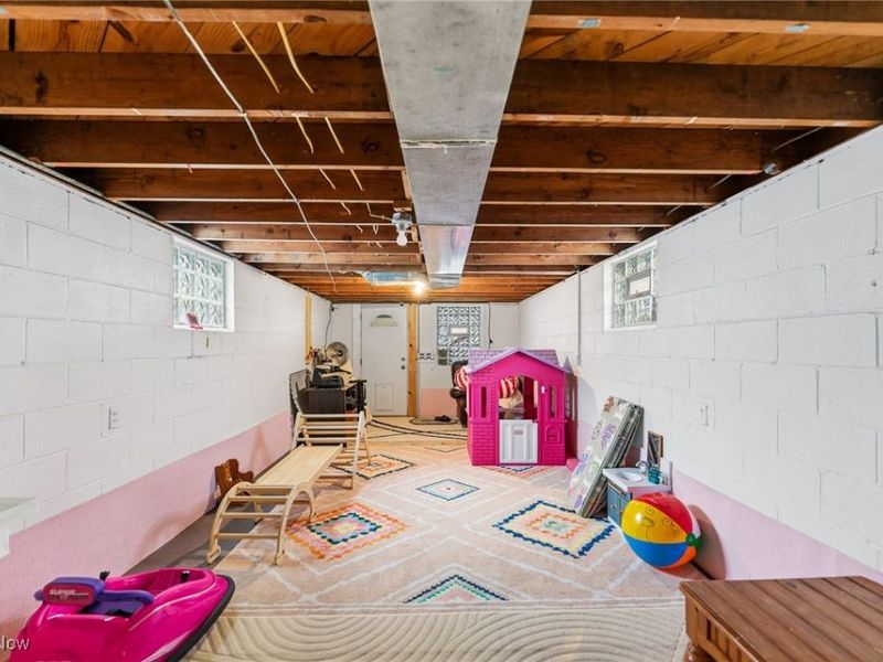 18 E Oakland Boulevard, Struthers, OH 44471 Photo 17