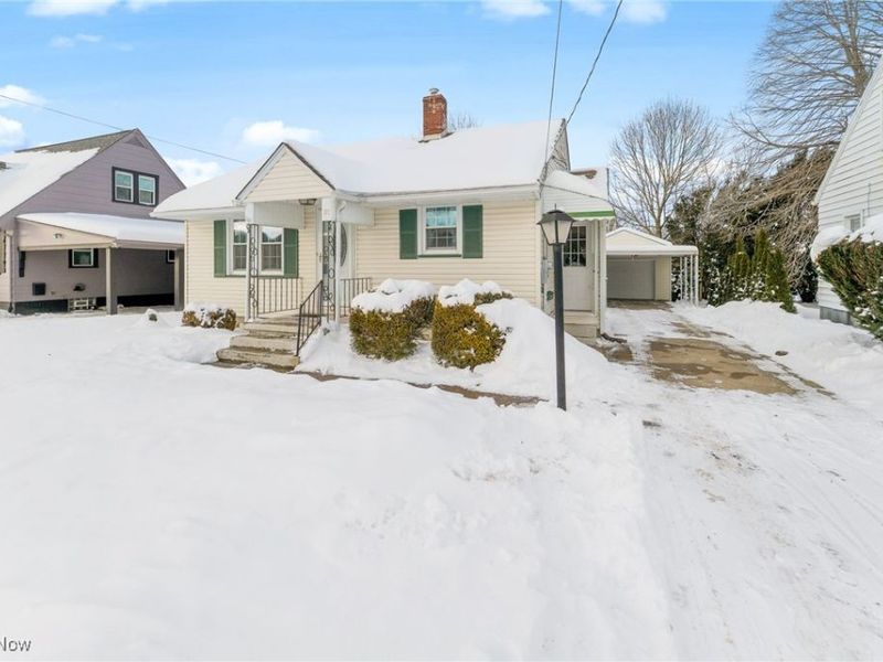 18 E Oakland Boulevard, Struthers, OH 44471 Photo 2