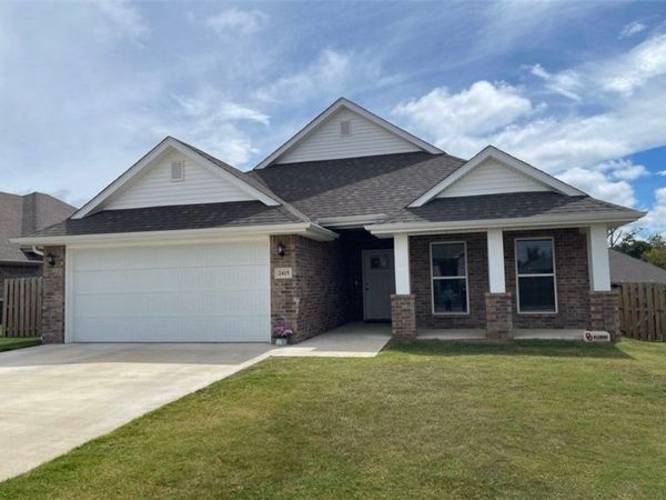 2415 England Lane , Pea Ridge, AR 72751
