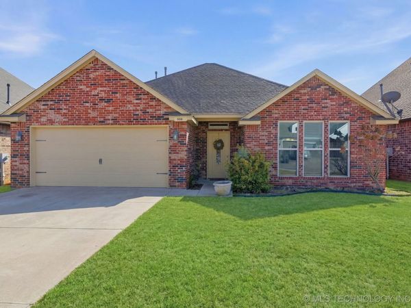 508 E Grant Place, Bristow, OK 74010