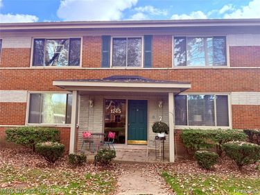 1245 Derby Road, Birmingham, MI 48009