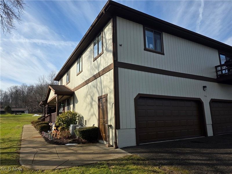 7304 Oakwood Drive, Unit 9, Brookfield, OH 44403 Photo 6