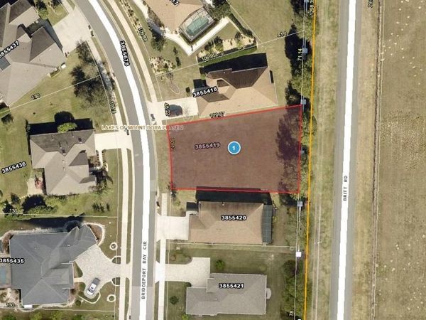 8062 BRIDGEPORT BAY CIRCLE, MOUNT DORA, FL 32757