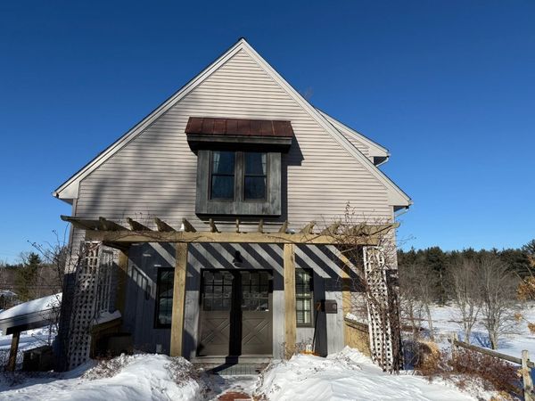 100 Stark S Highway, Dunbarton, NH 03046