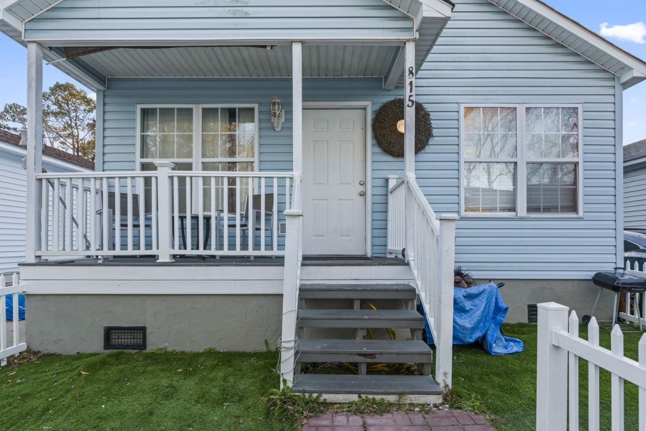 815 Rogers Dr. Photo 1