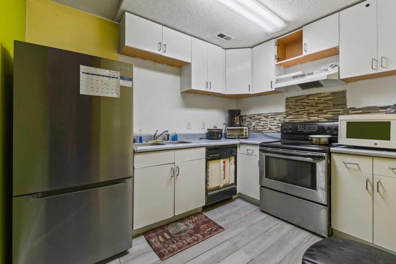 815 Rogers Dr. Photo 10