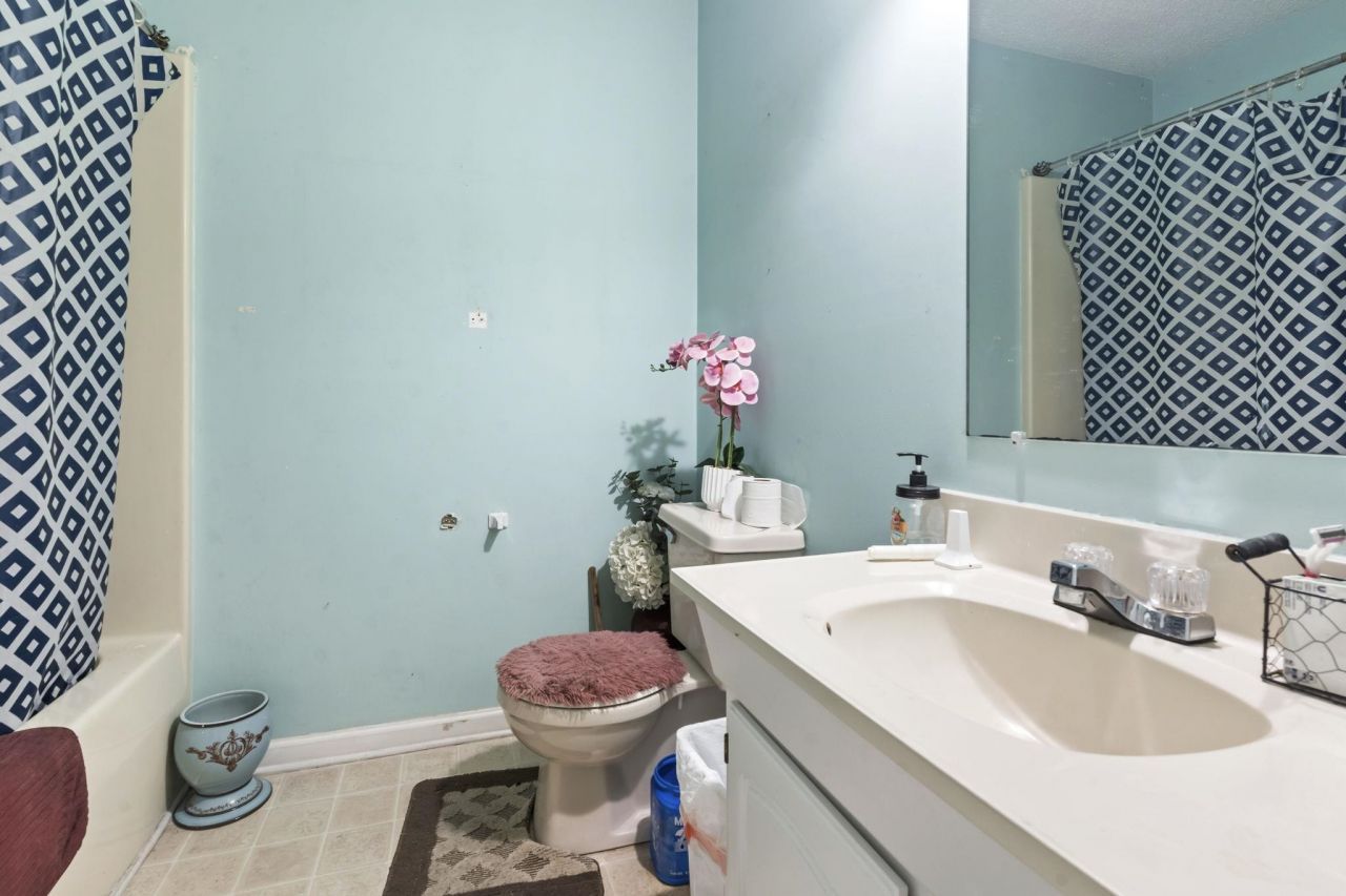 815 Rogers Dr. Photo 12