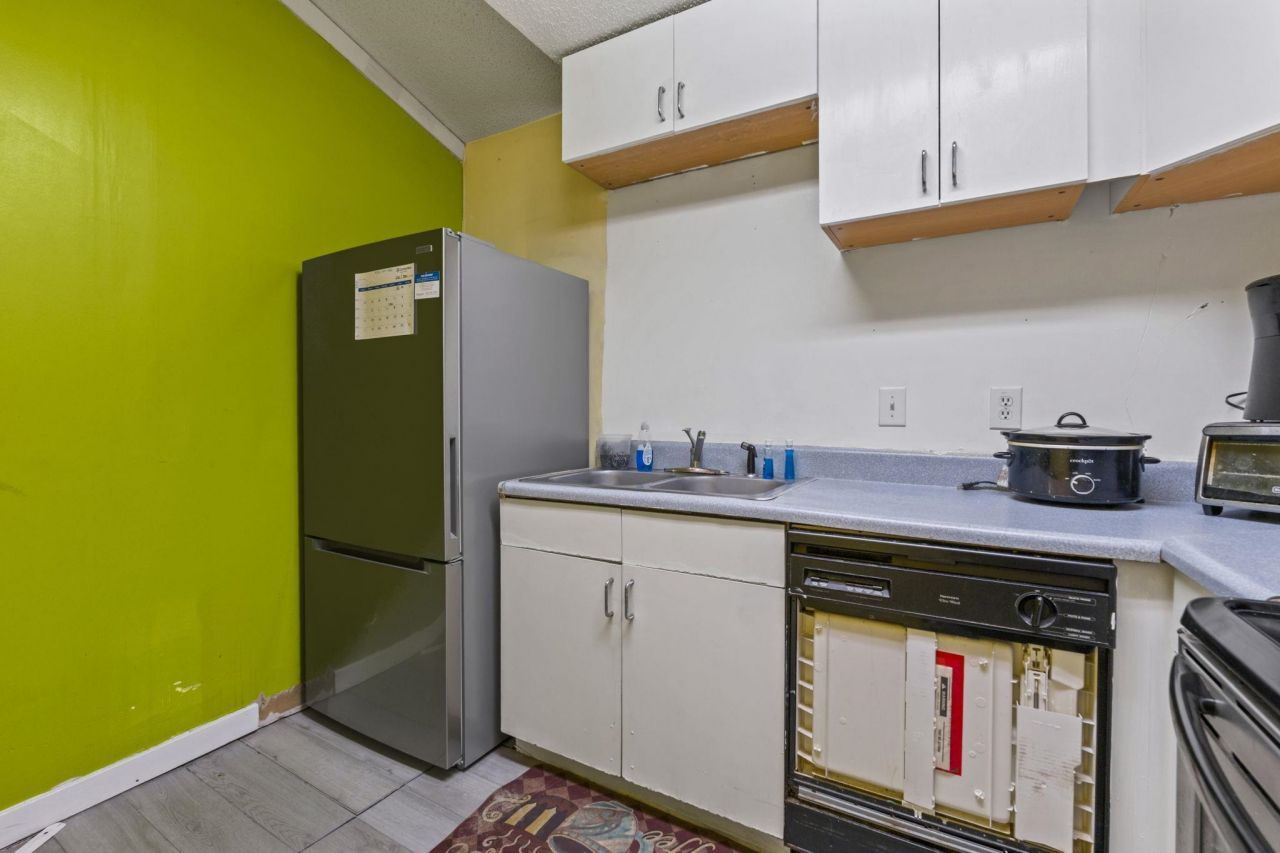 815 Rogers Dr. Photo 9