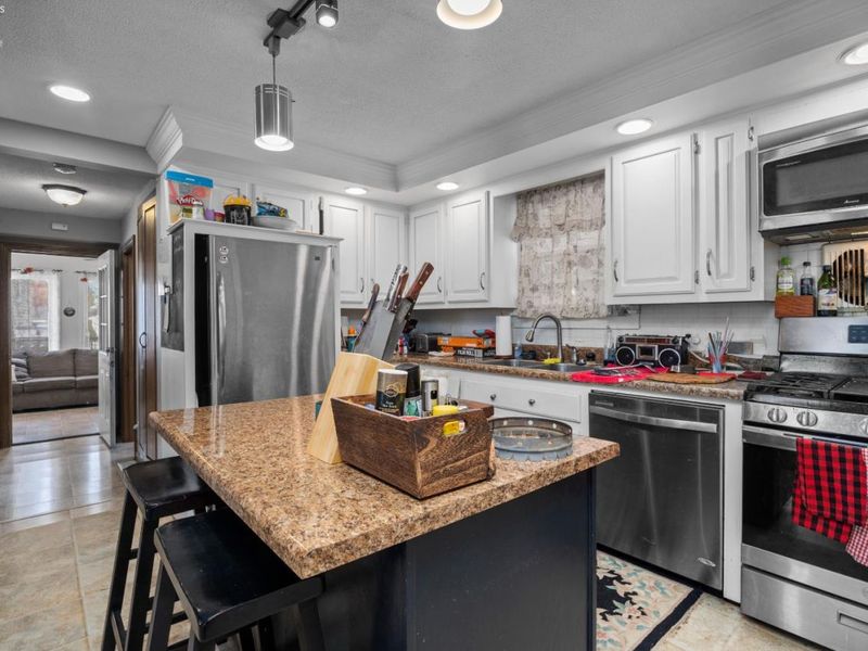 303 Moore Avenue, Bellevue, OH 44811 Photo 12