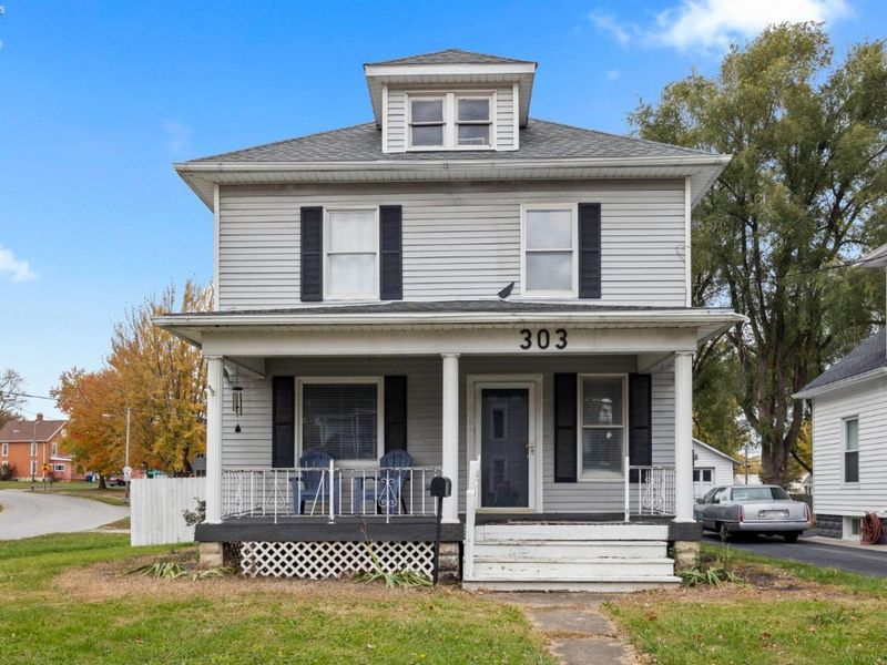 303 Moore Avenue, Bellevue, OH 44811 Photo 3