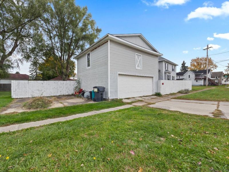 303 Moore Avenue, Bellevue, OH 44811 Photo 45