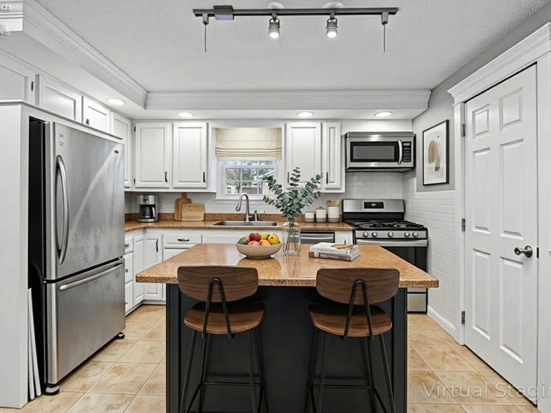 303 Moore Avenue, Bellevue, OH 44811 Photo 9