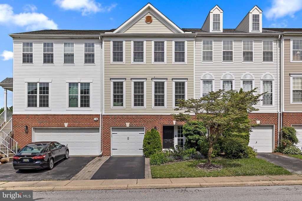 506 E Boxborough Drive, Wilmington, DE 19810 Main Photo