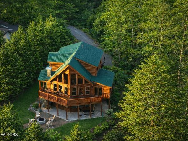 643 Forest Drive, Pigeon Forge, TN 37863