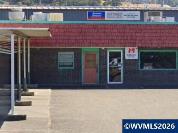 2011 NE Stephens St, Roseburg, OR 97365