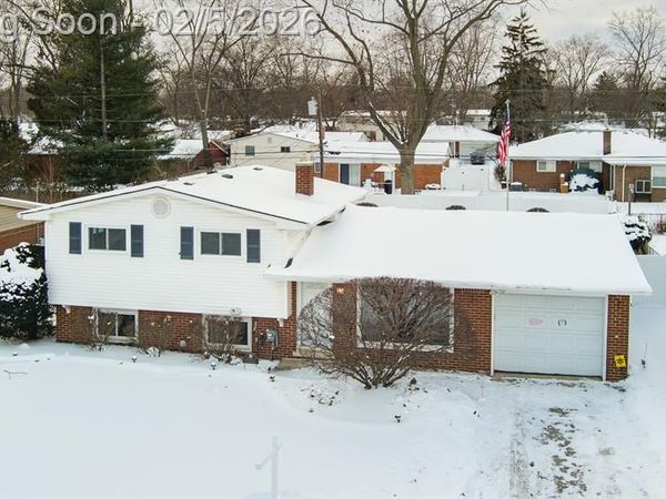 21123 Laurelwood Street, Farmington, MI 48336
